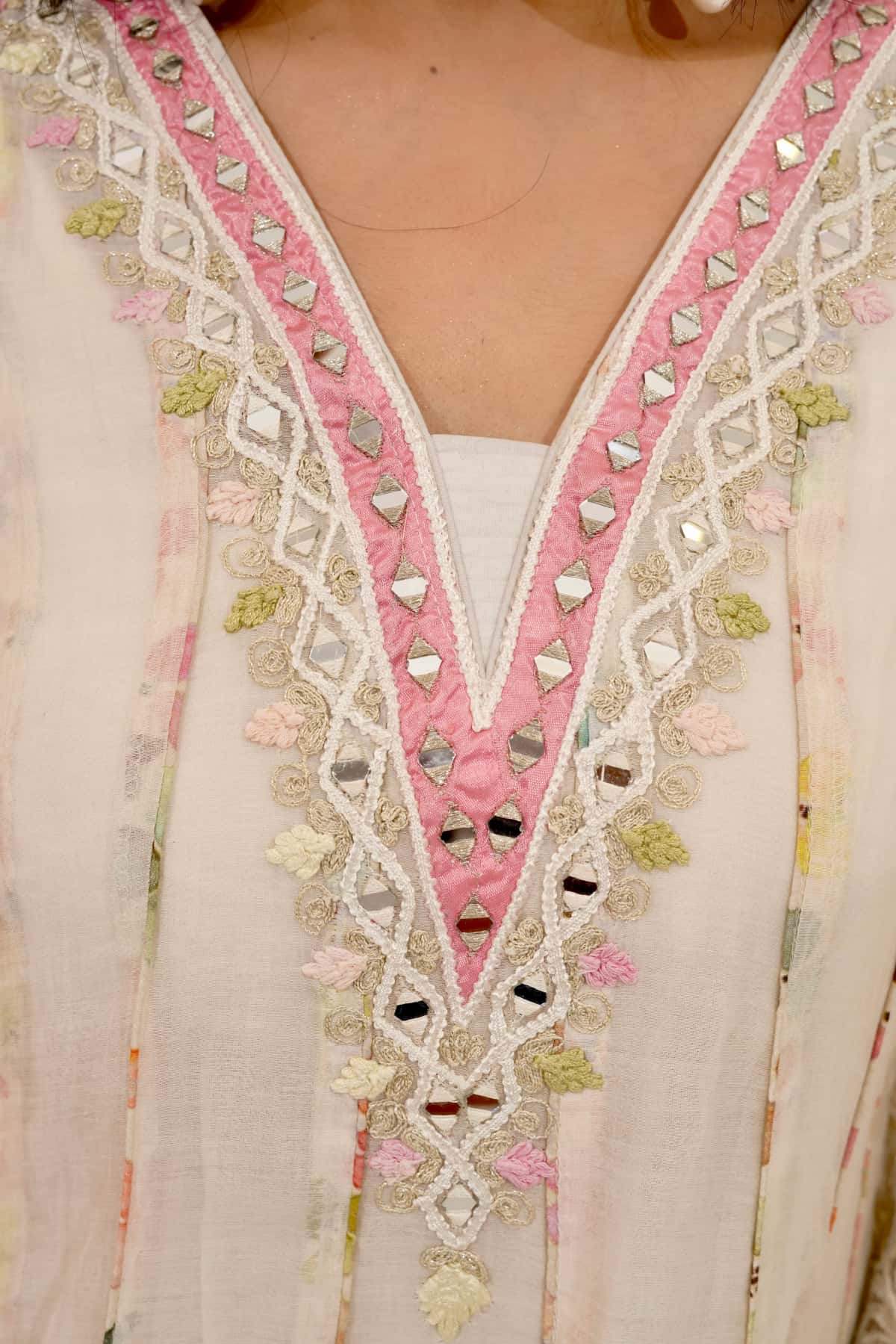 Ivory Blossom Kurta Set with Lemon Dupatta (Set of 3) - 8