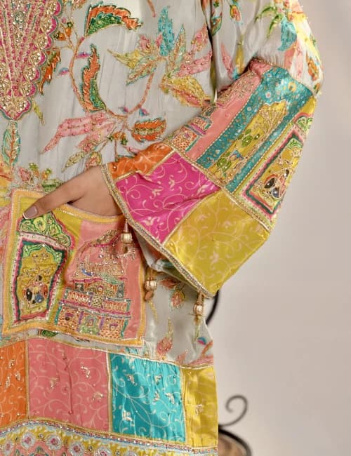 Peach Floral Kurta Set & Pink Farshi Pants - 9