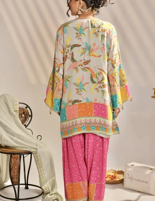 Peach Floral Kurta Set & Pink Farshi Pants - 10