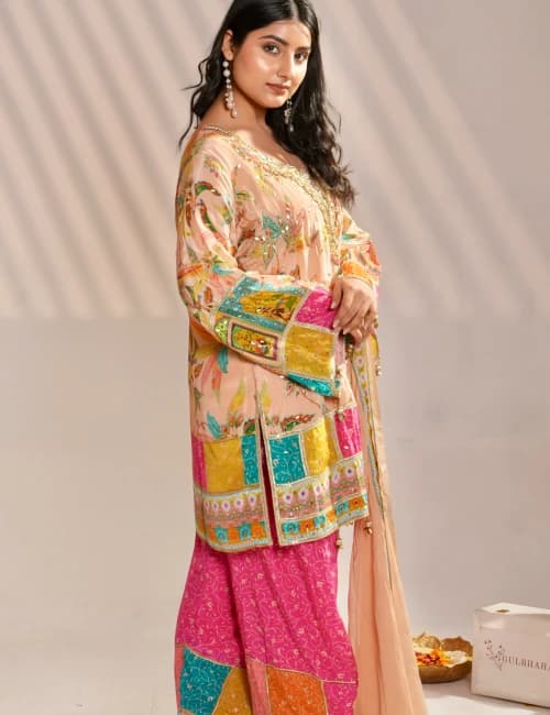 Peach Floral Kurta Set & Pink Farshi Pants - 3
