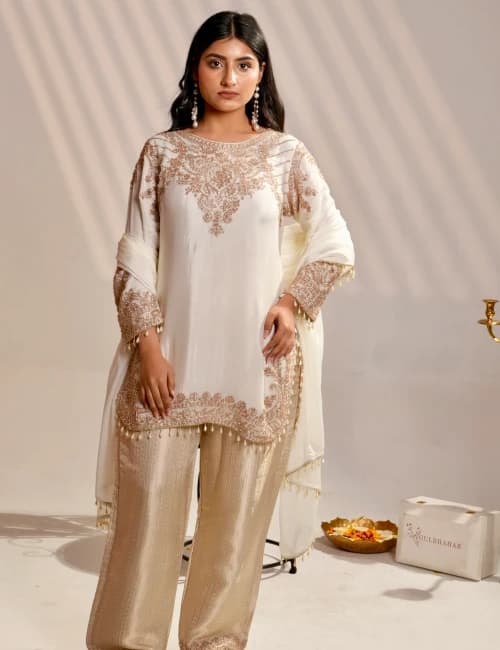 Black Embroidered Kurta Set with Palazzo - 9