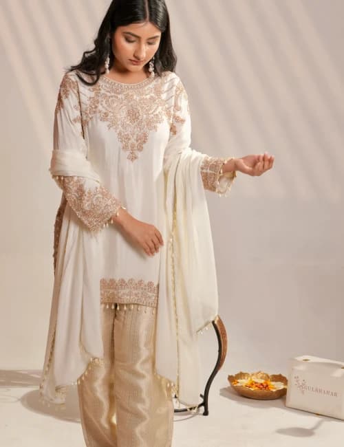 Black Embroidered Kurta Set with Palazzo - 10