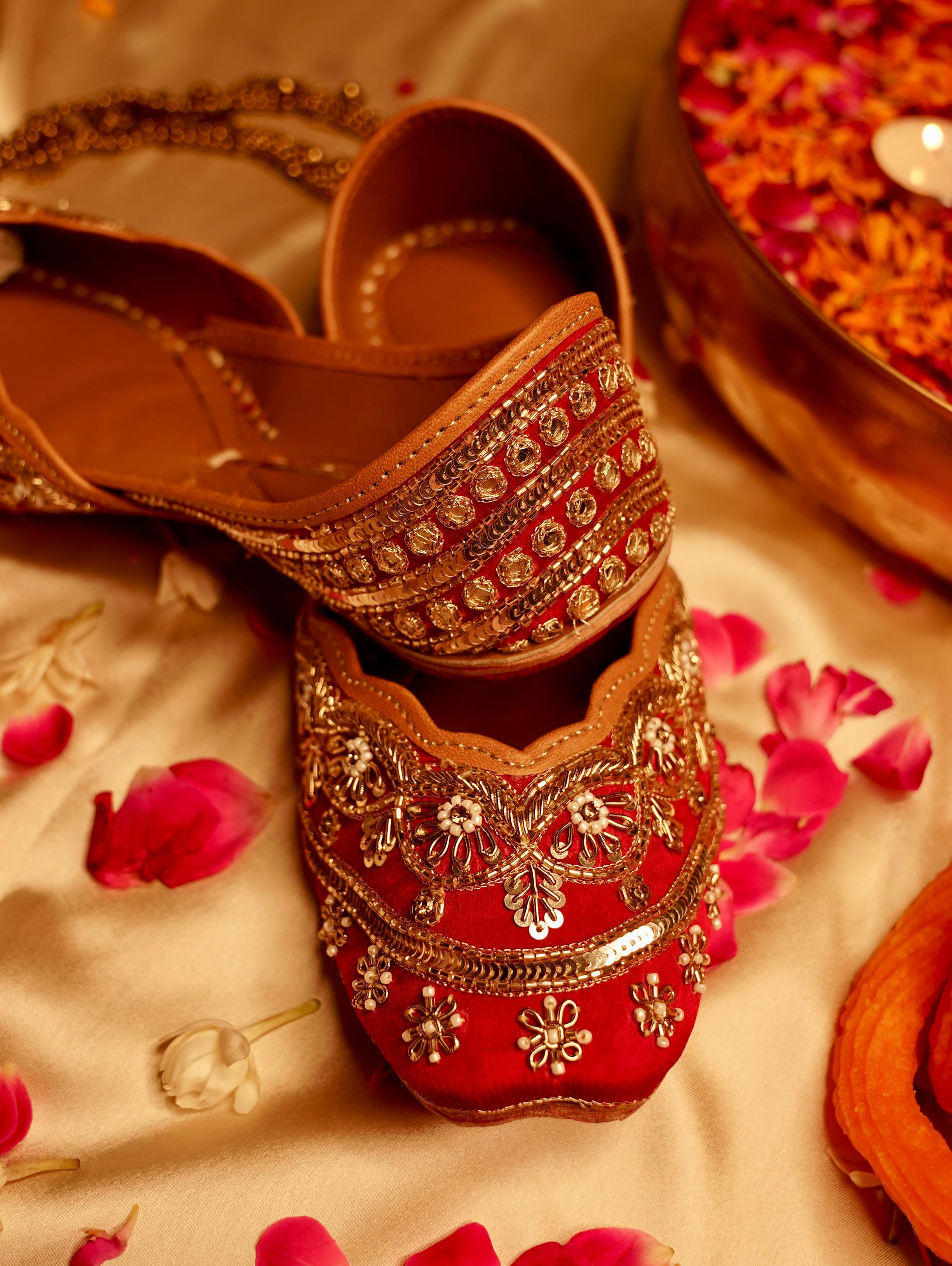 Lal Ishq (Jutti) thumbnail 2