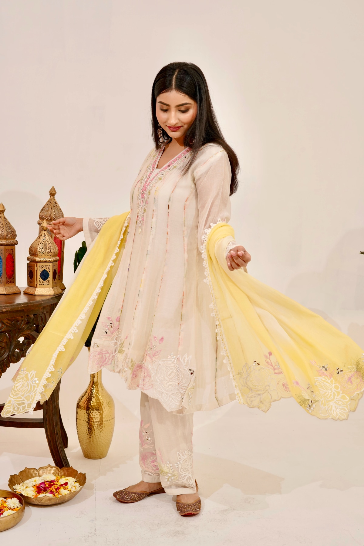 Ivory Blossom Kurta Set with Lemon Dupatta (Set of 3) - 1