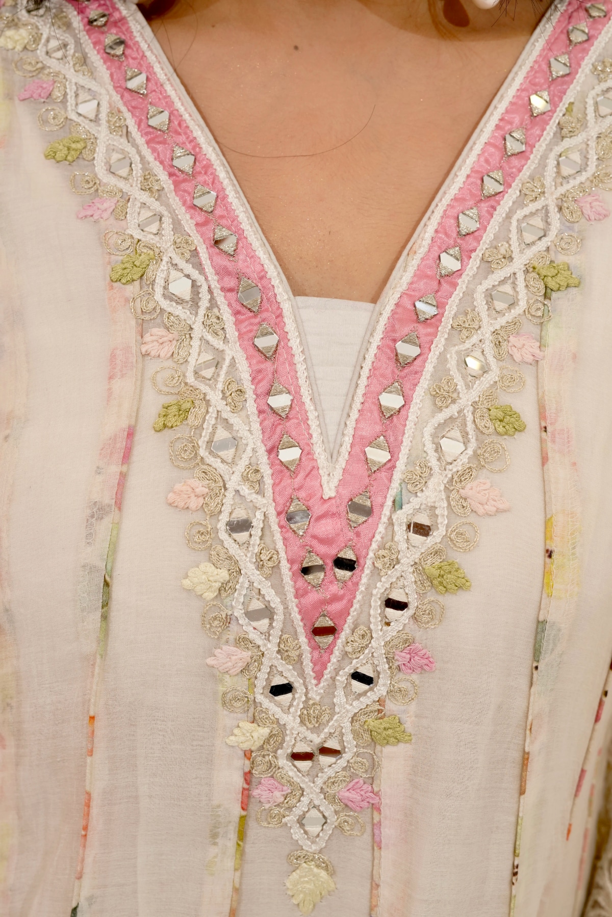 Ivory Blossom Kurta Set with Lemon Dupatta (Set of 3) - 8